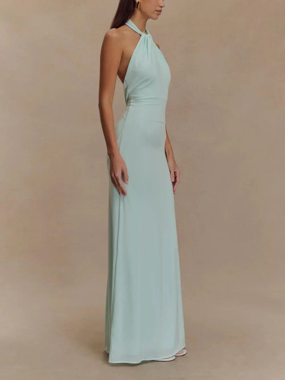 Aurelia™ | Sculpted Elegance Halter Gown miaforde.co